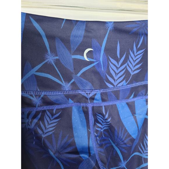 Zyia blue floral capri pants leggings with pockets - 0 - Picture 6 of 6